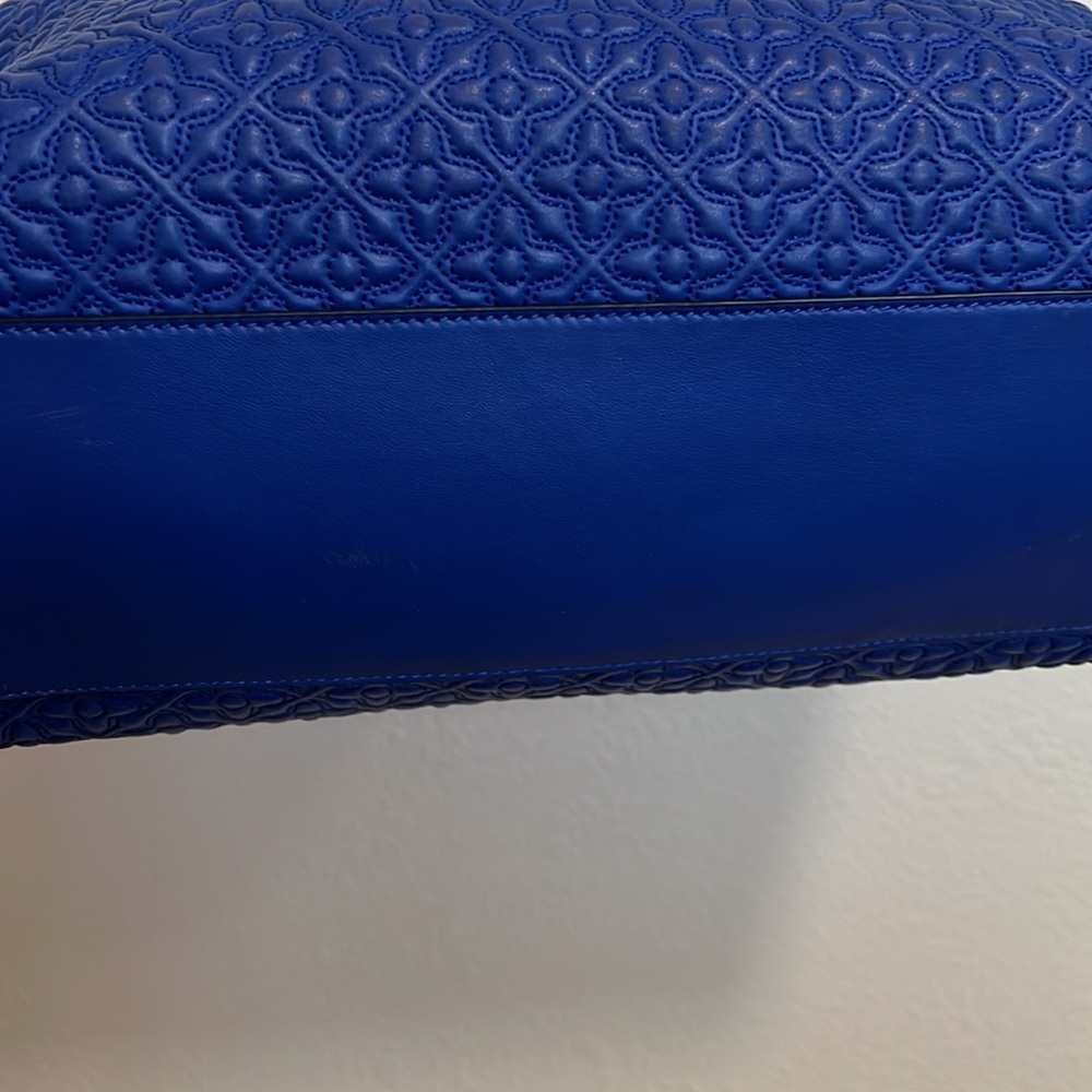Tory Burch Tote - Picture 5 of 11